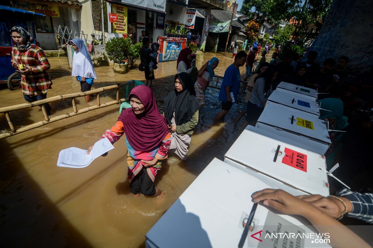 KPU Karawang siapkan antisipasi ratusan TPS Pemilu 2024 di daerah rawan banjir