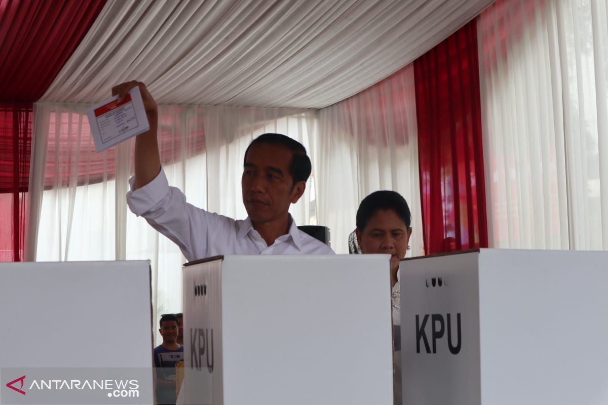 Menang di quick count, Jokowi minta pendukung tunggu hasil KPU