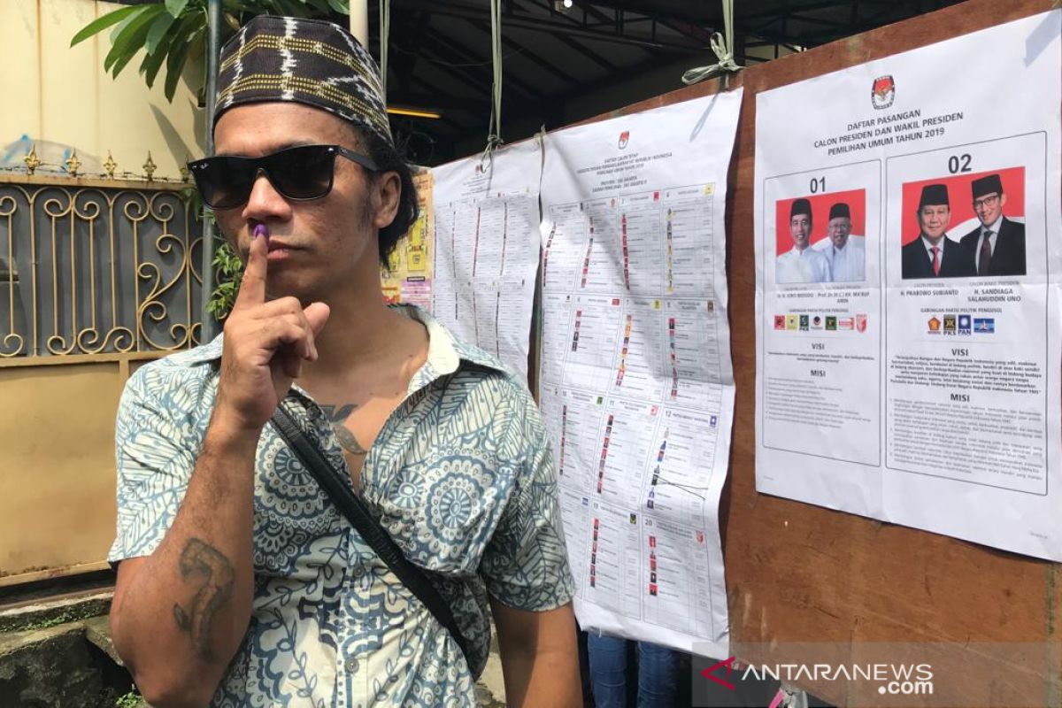 Kaka Slank tunggu janji pemimpin terpilih perbaiki lingkungan hidup