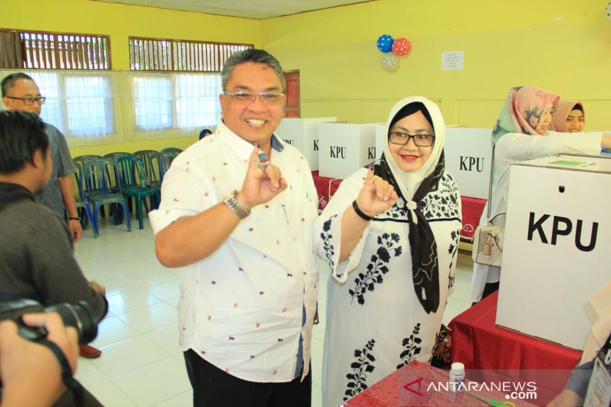 Wali Kota salurkan hak pilih di Komet