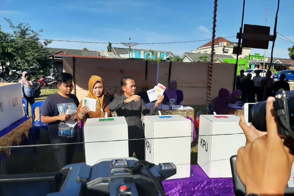 Bupati Bangka ingatkan petugas KPPS agar tanda tangani surat suara