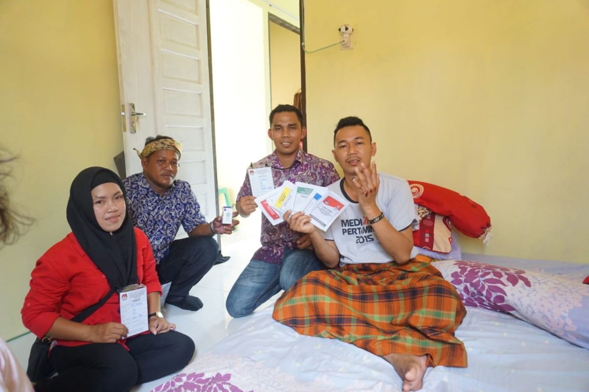 Seorang jurnalis Kalimantan Barat gunakan hak pilihnya di rumah