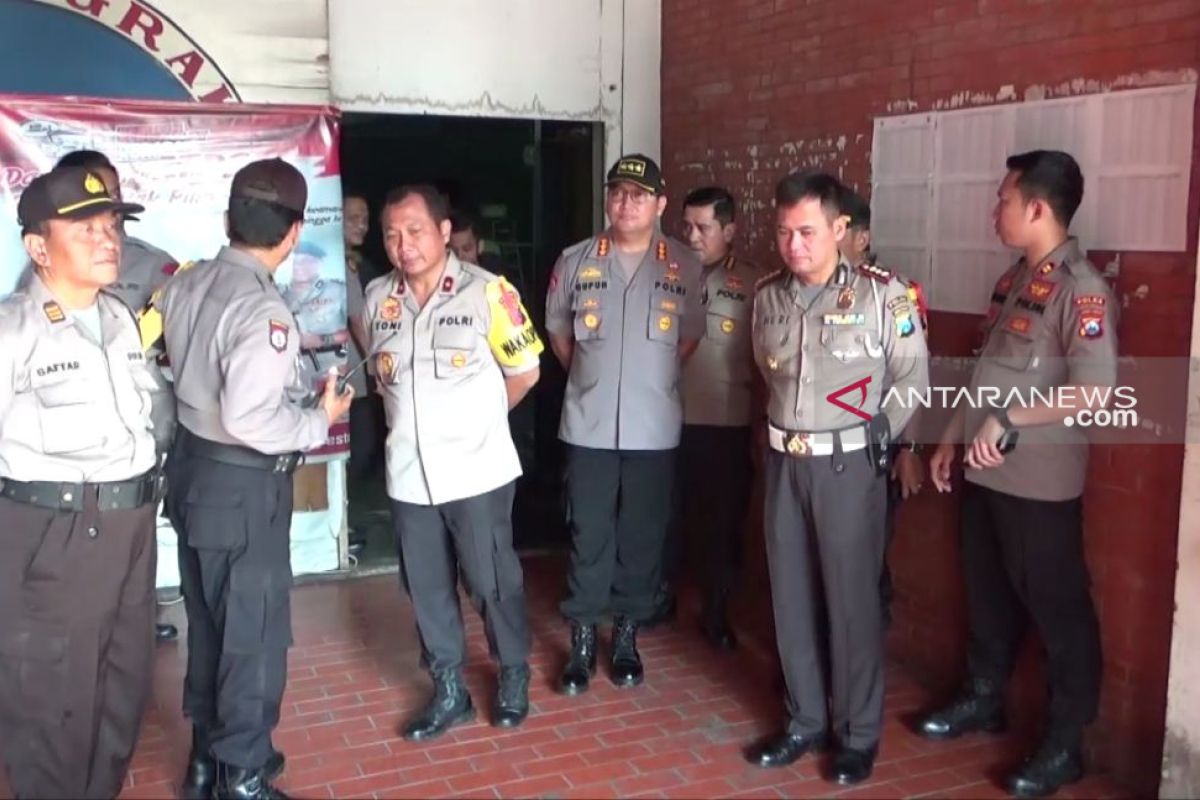 Wakapolda Jatim tinjau pelaksanaan pemilu di Madiun