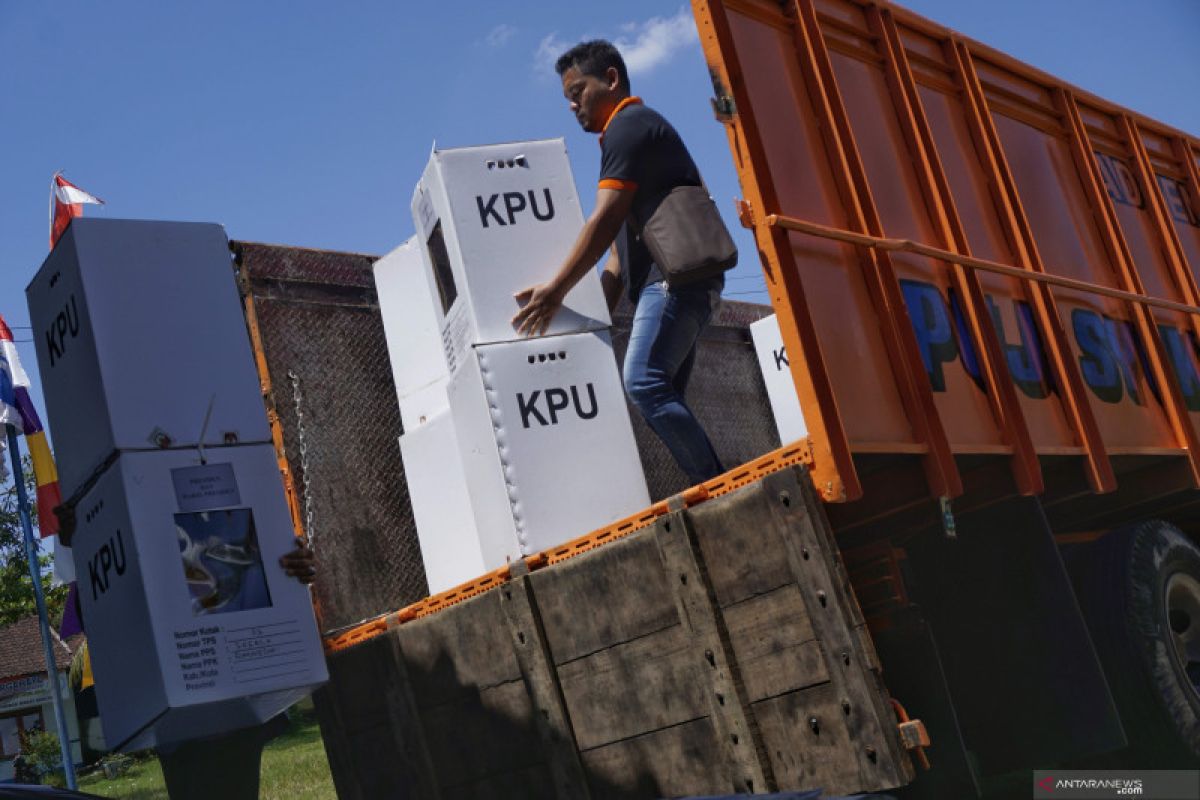 TNI-Polri di NTB kawal pergeseran logistik pemilu ke PPK