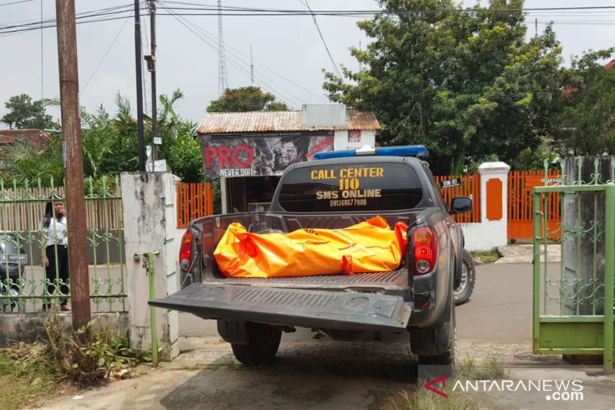 Polisi selidiki kasus kematian ibu dan anak tewas luka gorok