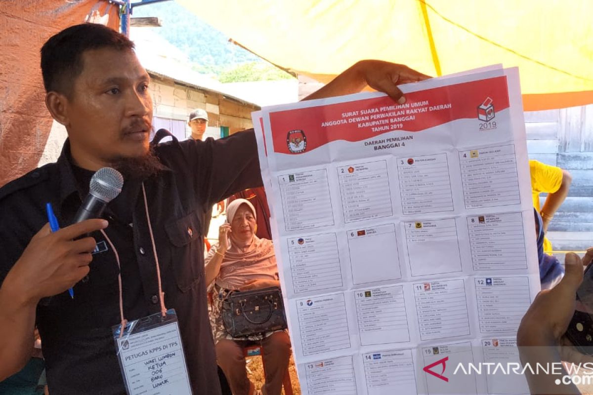 370 TPS di Kabupaten Banggai baru mencoblos hari ini