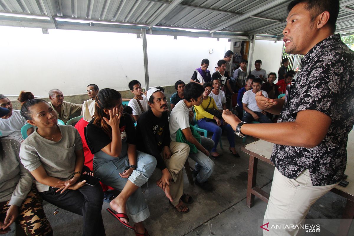 Polda Riau amankan kapal berisi 16 orang TKI ilegal dari Malaysia