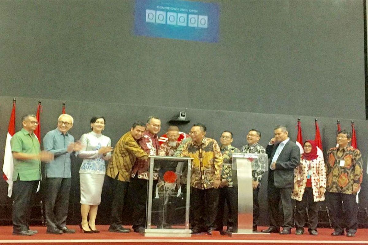 FEM dan YAPI IPB Buka Perdagangan Bursa Efek Indonesia