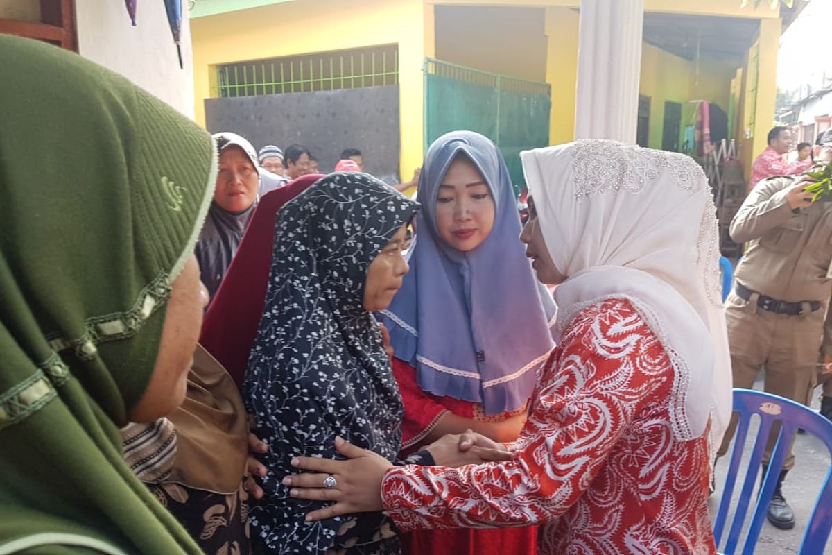 Wali Kota Mojokerto takziah ke keluarga Linmas yang meninggal saat Pemilu