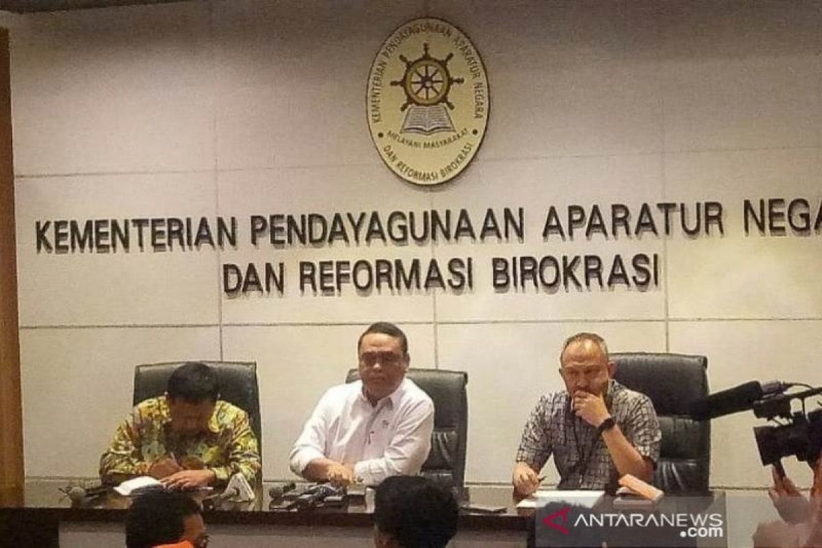 Menpan RB Syafruddin minta ASN tak masuk hiruk pikuk opini politik