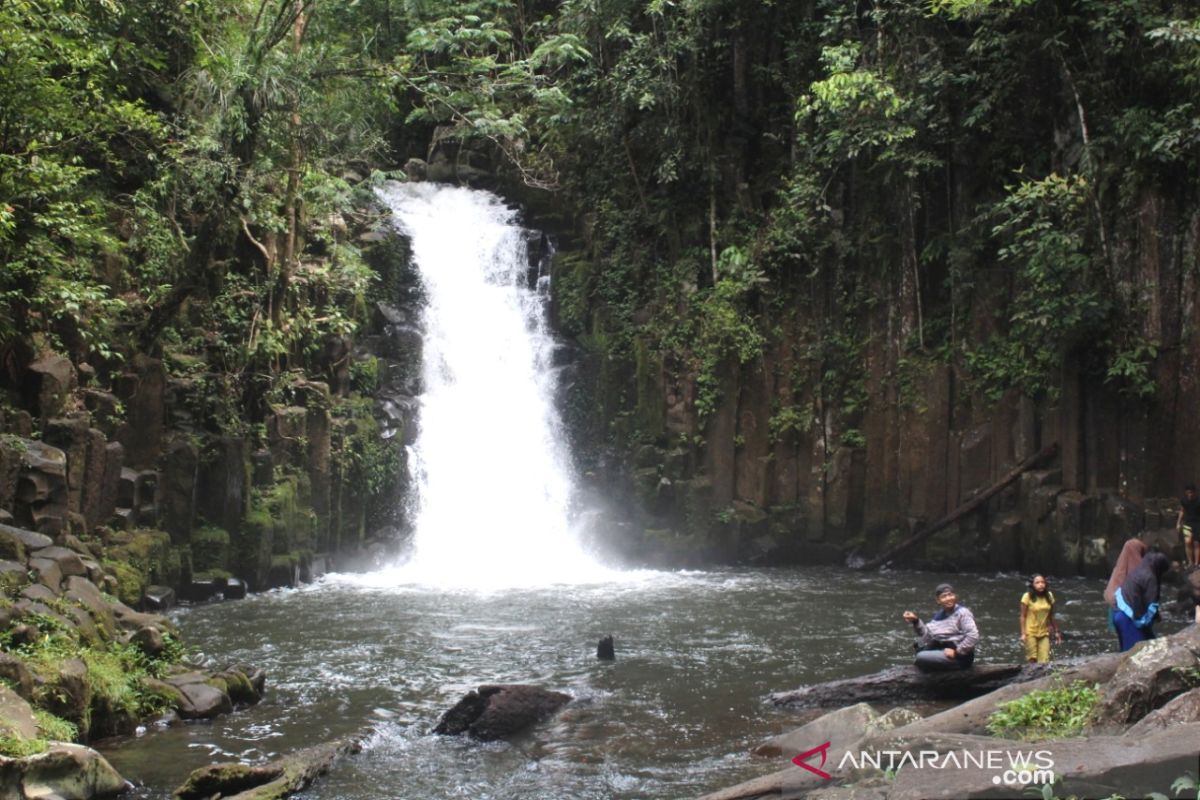 Tarik wisatawan, Rejang Lebong percantik objek wisata