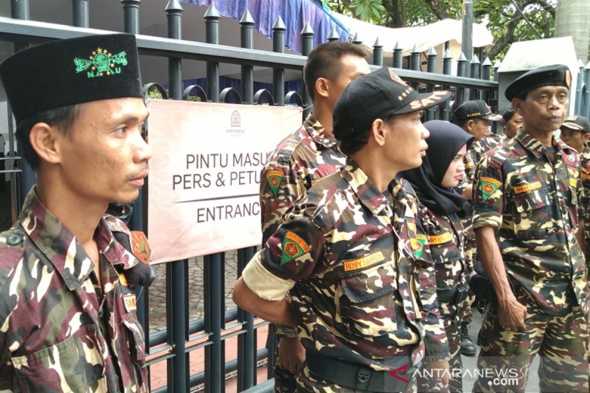 Jumat Agung di Katedral mendapat pengamanan petugas gabungan