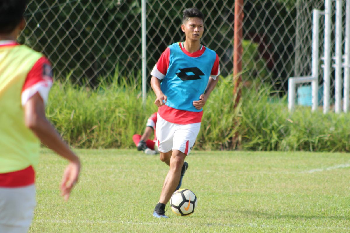 Semen Padang resmi kontrak Dedi Gusmawan