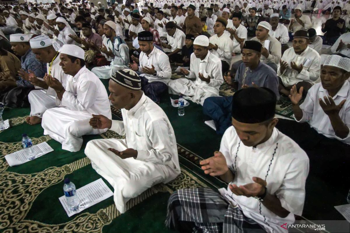 Sambut Ramadhan, ribuan warga Aceh Barat ikut zikir akbar