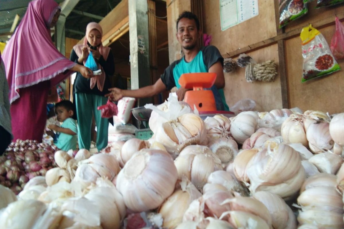 Harga bawang putih di Lhokseumawe melonjak