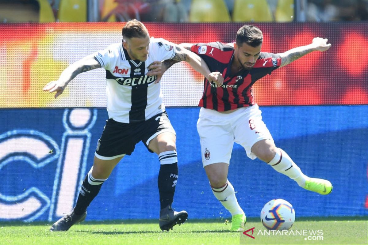 Kebobolan tiga menit jelang bubar, Milan ditahan imbang Parma 1-1