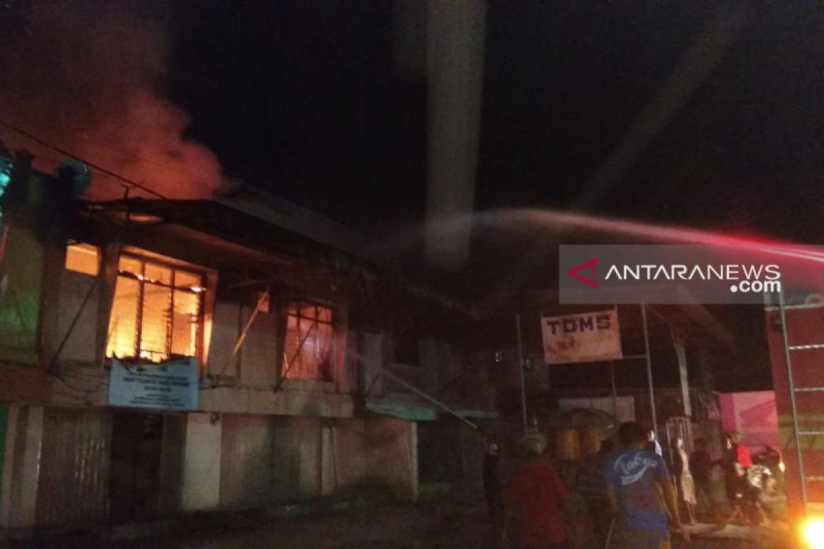 Lima ruko di Sorong Papua Barat terbakar