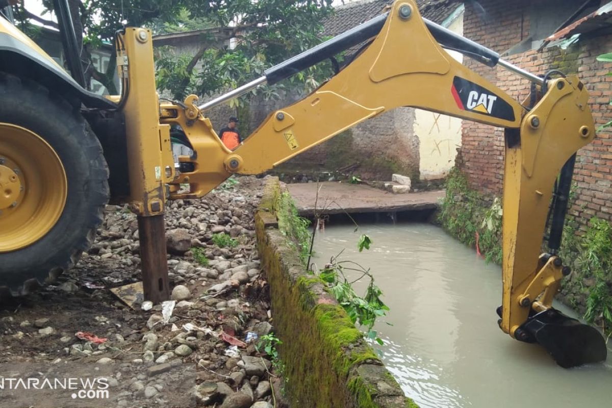 Banjir di Palabuhanratu akibat pendangkalan sungai