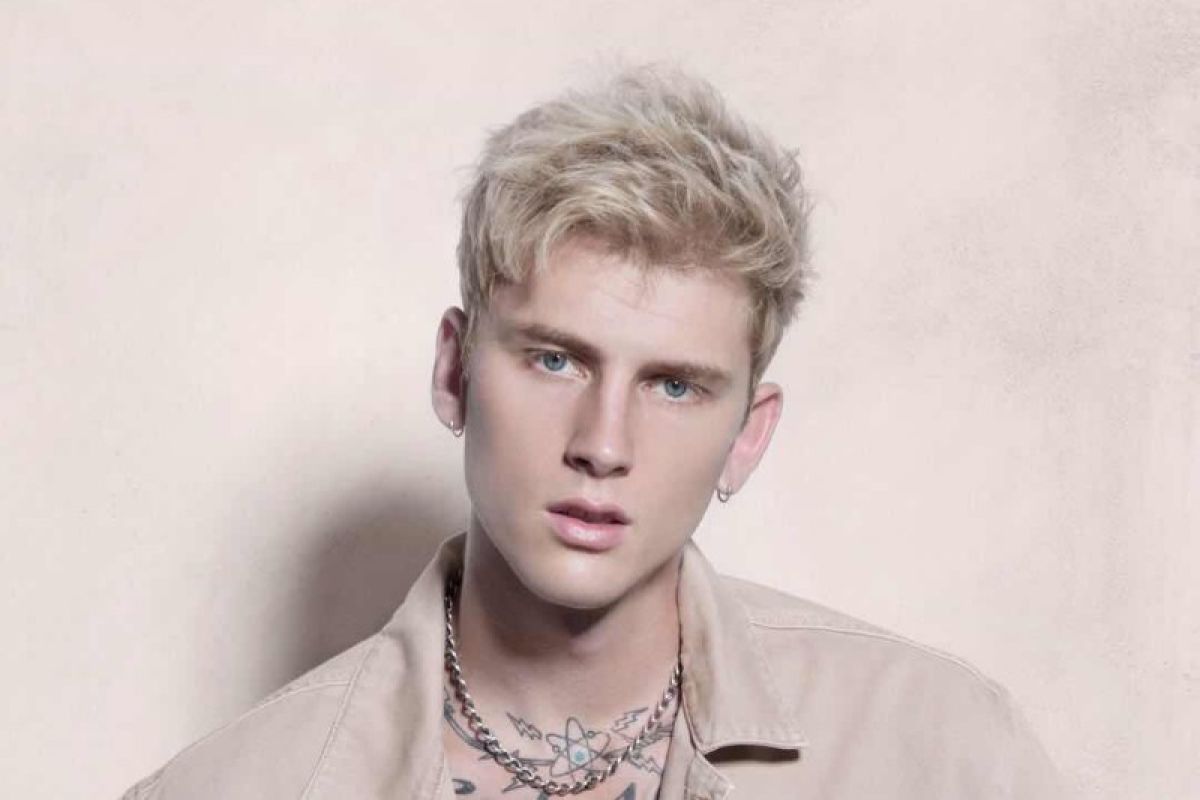 Aktor Machine Gun Kelly sambangi Jakarta Agustus mendatang