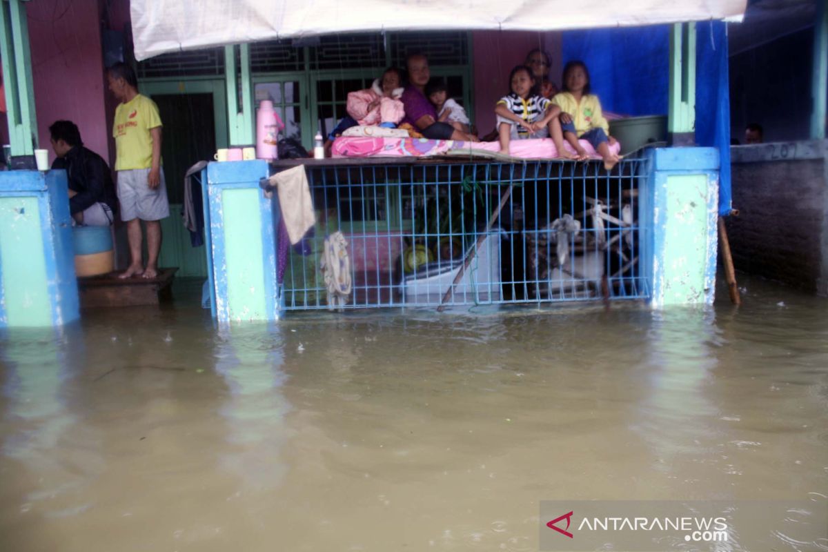 Puluhan rumah di Telukjambe Barat terendam banjir