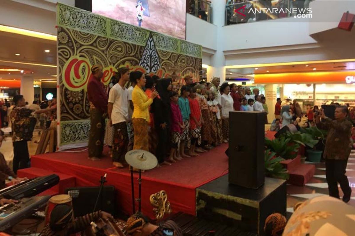 Operet Kartini di pusat perbelanjaan Batam (video)