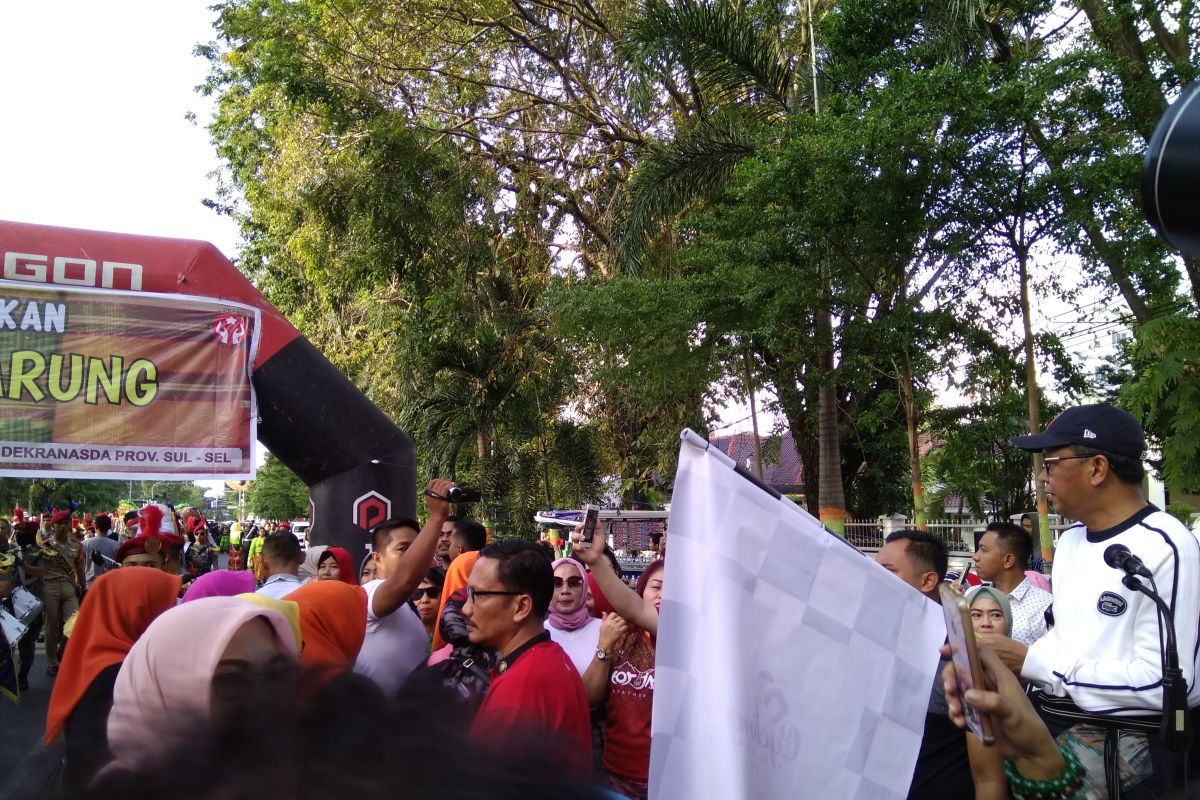 Festival Sarung khas Sulsel meriahkan peringatan Hari Kartini