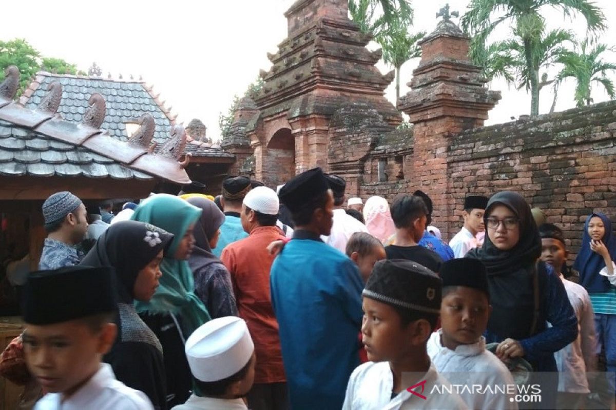 Jelang Ramadhan, Makam Sunan Kudus dipadati peziarah