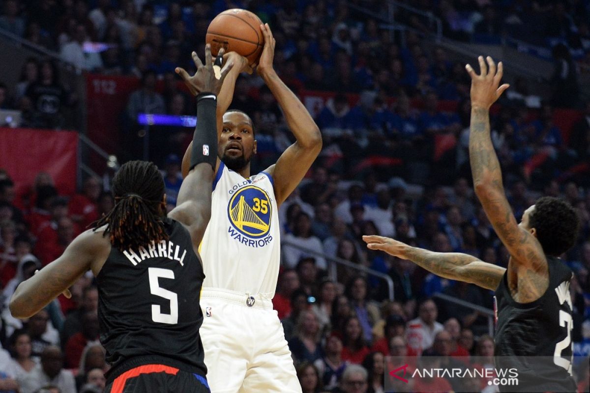 Warriors pegang keunggulan 3-1 usai menang lagi di markas Los Angeles