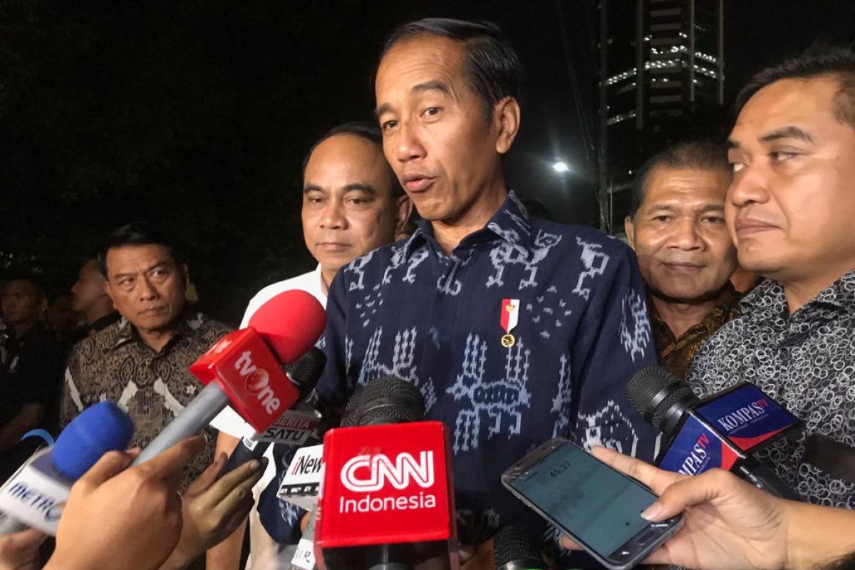 Jokowi sebut petugas KPPS  yang meninggal sebagai pejuang demokrasi