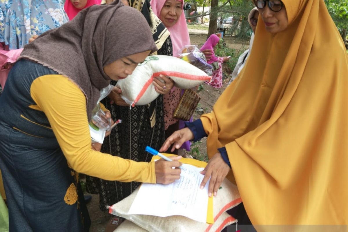 Gabungan Organisasi Wanita salurkan bantuan untuk puluhan mualaf