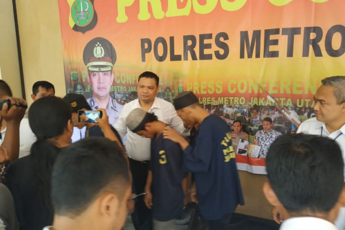 Tiga pemalak bersenjata di atas jalan tol positif konsumsi sabu-sabu