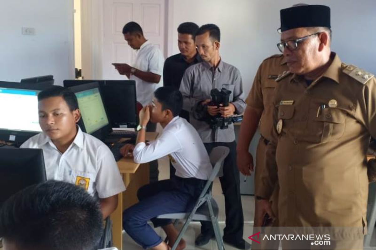 1.253 siswa SMP sederajat di Aceh Jaya ikut UNBK