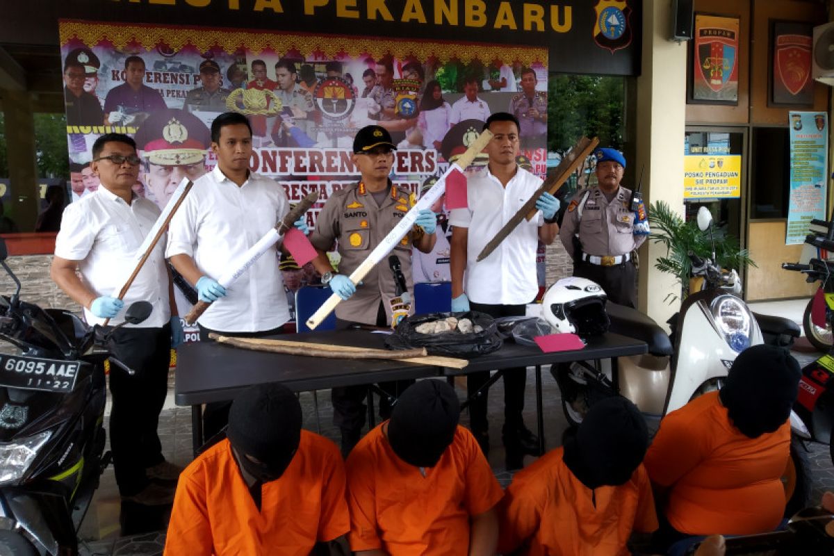 Polresta Pekanbaru bekuk pelaku penganiaya tiga polisi