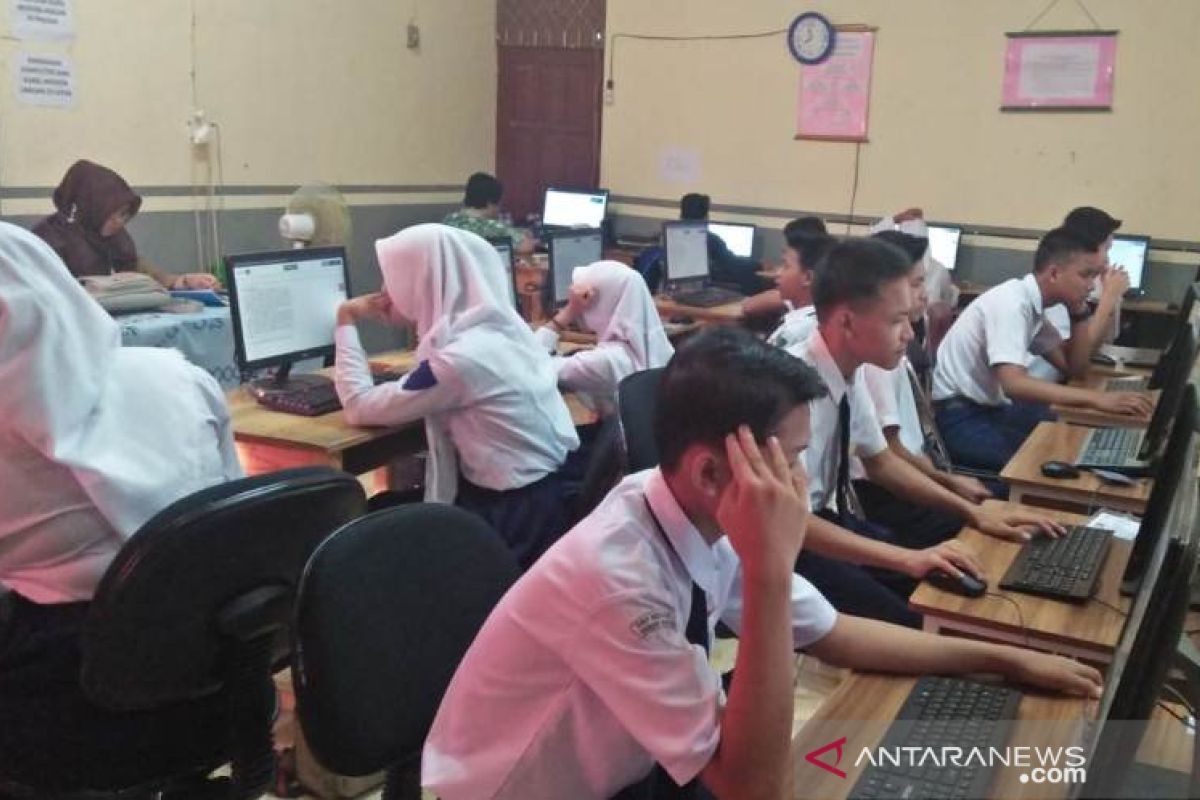 1.688 siswa di Kabupaten HSS ikuti UNBK SMP