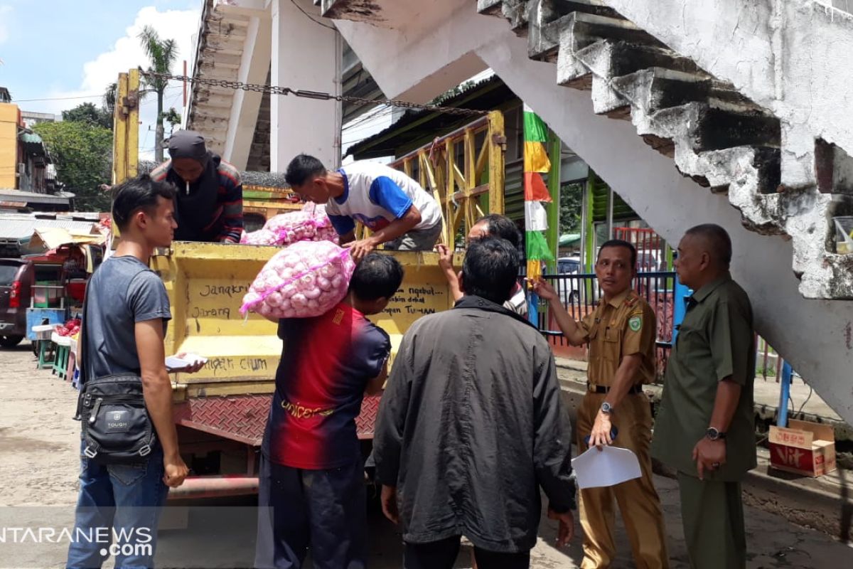 Kemendag gelar operasi pasar sebar 30 ton bawang putih di Palembang