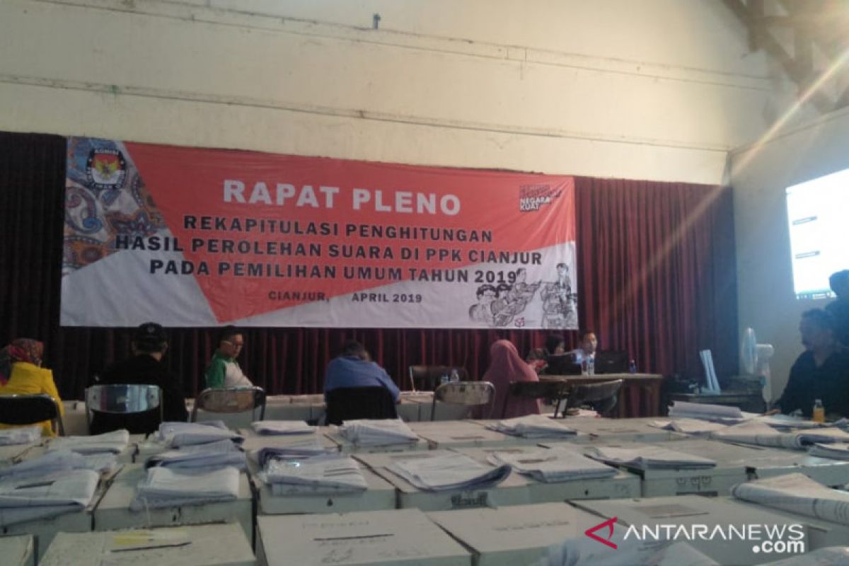 KPU Cianjur masih menunggu hasil rekapitulasi kecamatan