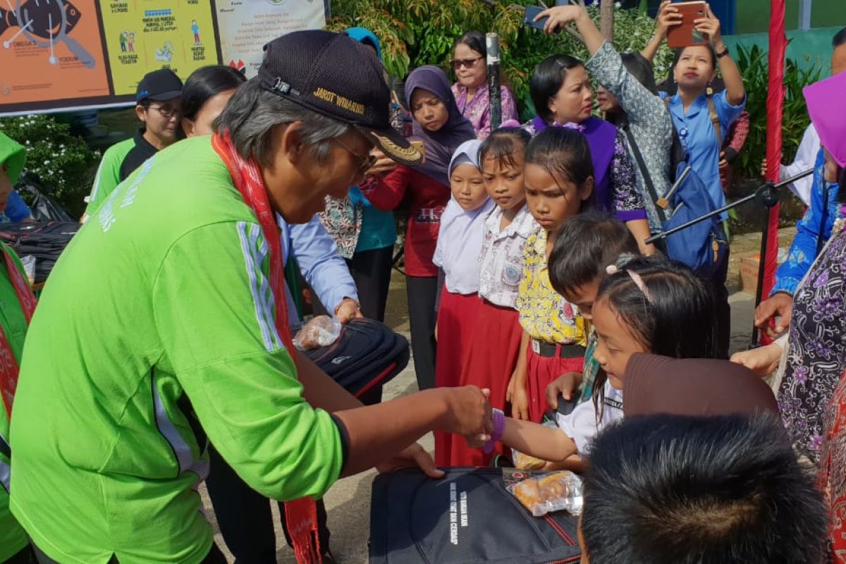 Pemprov ajak warga Sintang gemar makan ikan