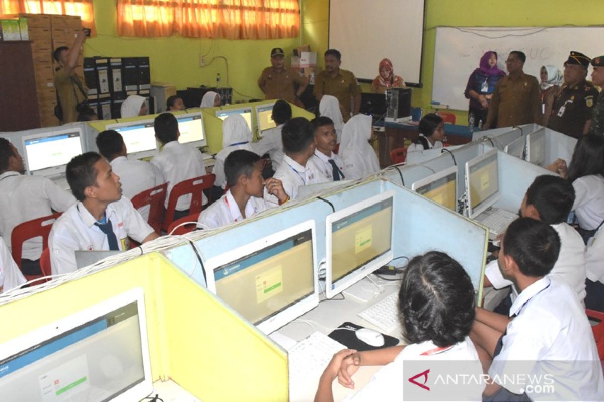 93 SMP di Sintang masih ujian berbasiskan kertas dan pensil