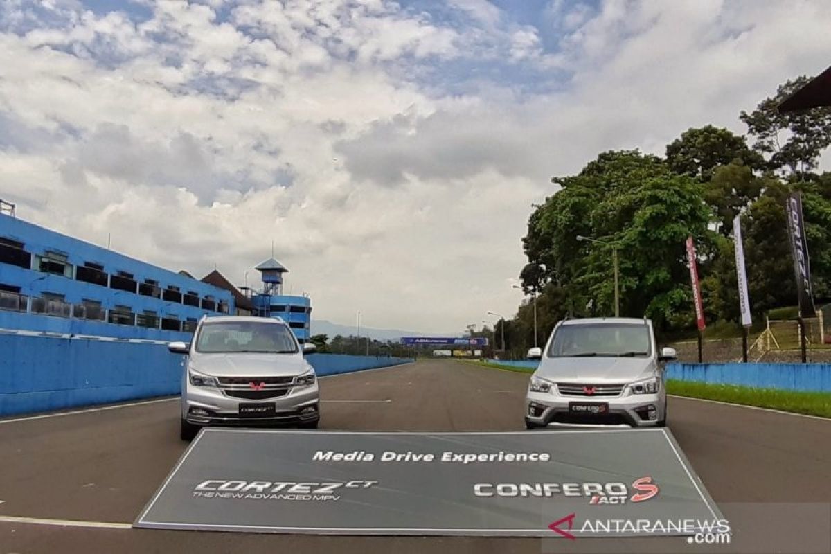 Wuling perkenalkan dua produk terbaru Cortez dan Confero