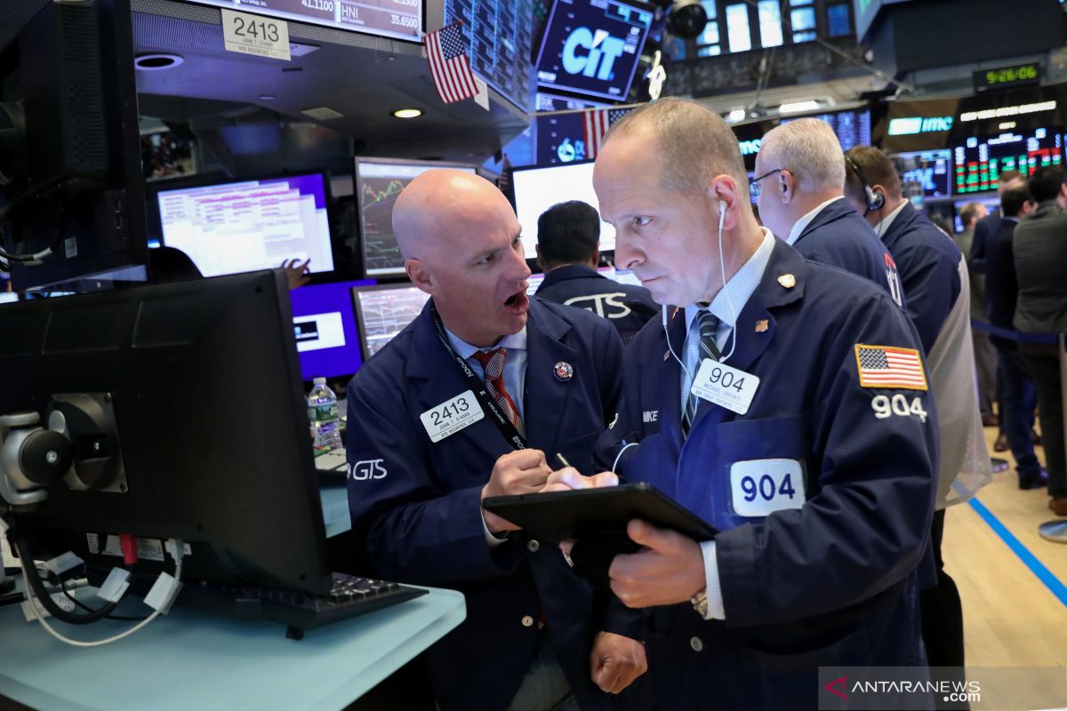 Bursa Wall Street melemah di tengah laporan laba emiten beragam