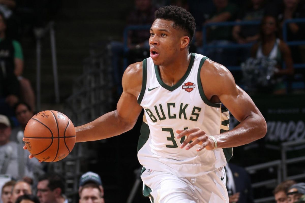 Giannis cetak 41 angka untuk antar sapu bersih Bucks atas Pistons