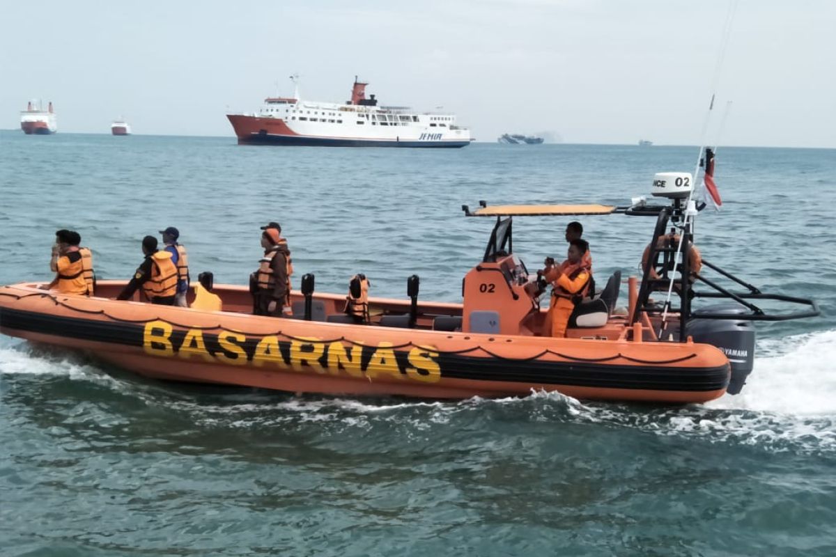 ABK Kapal Feri yang Jatuh di Laut Merak Belum Ditemukan