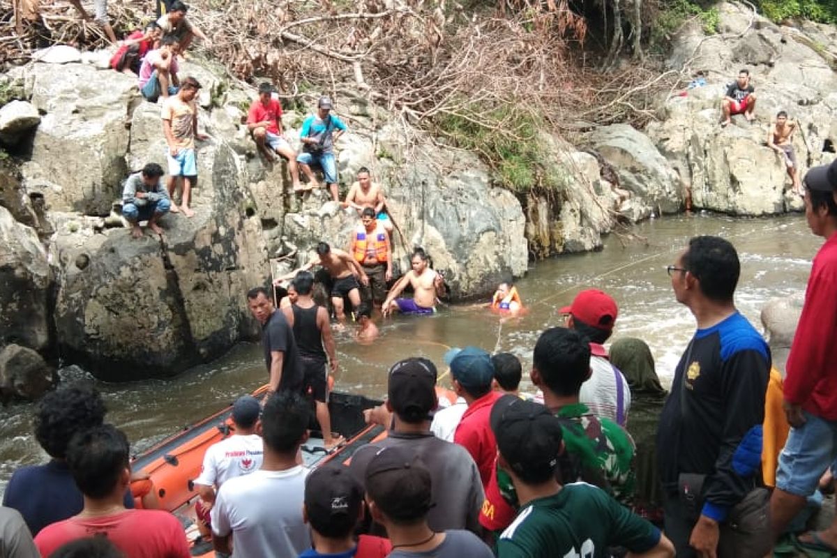 Siswa yang hilang di Sungai Suruk peserta UN SD