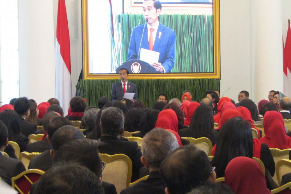 Jokowi: Keruwetan peraturan dan perizinan hambat realisasi investasi