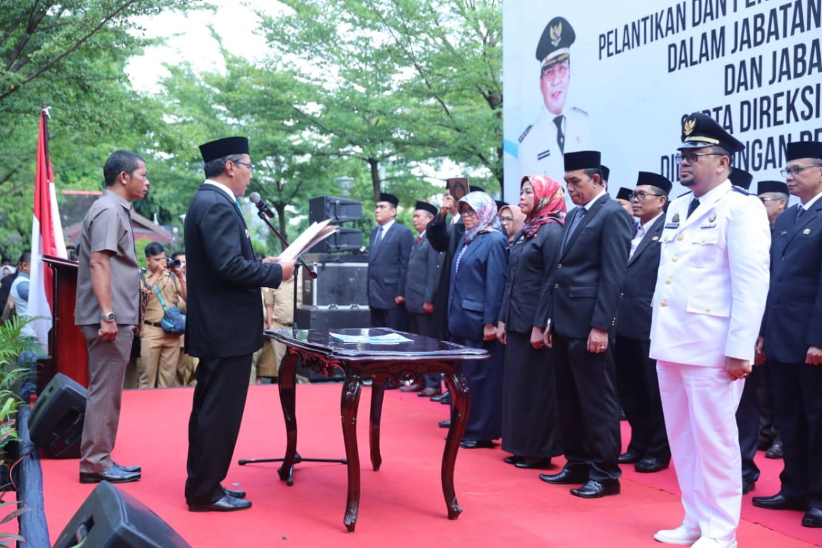 Wali Kota Lantik  34 pejabat Pemkot Makassar