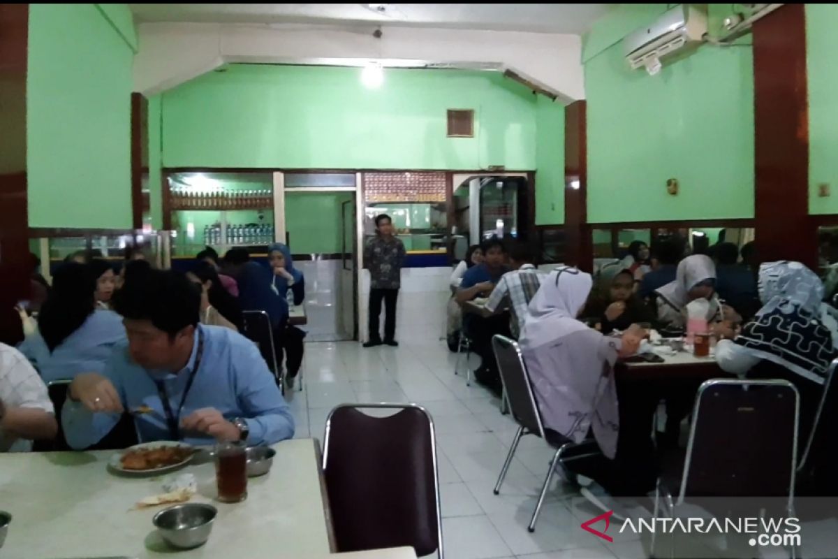 Rumah makan padang tidak terpengaruh ajakan boikot