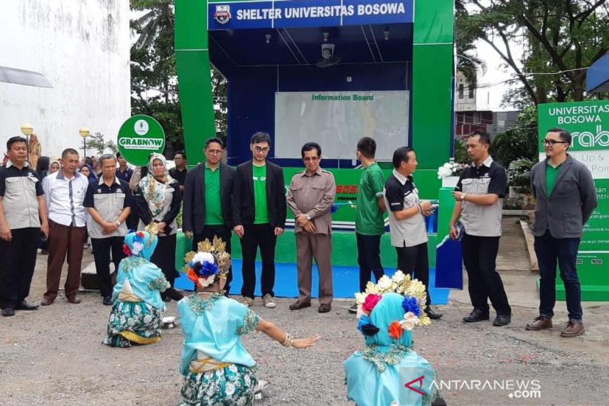 Grab resmikan fasilitas shelter  di Universitas Bosowa Makassar