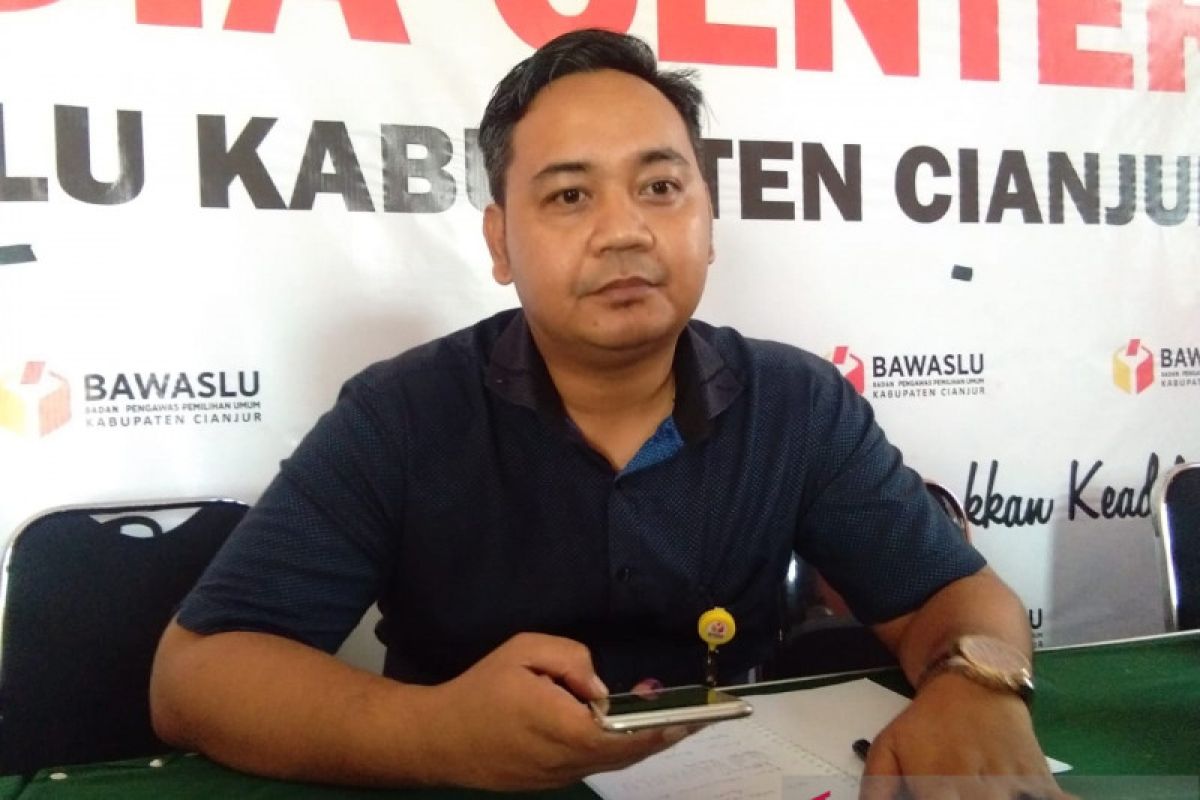 Petugas kelelahan karena dilibatkan dalam pengemasan logistik