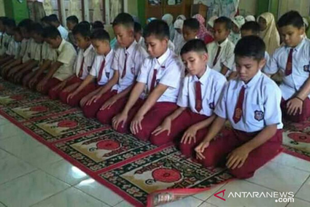 Pemkot Sawahlunto beri penghargaan murid SD hafal Al Quran 1 Jus