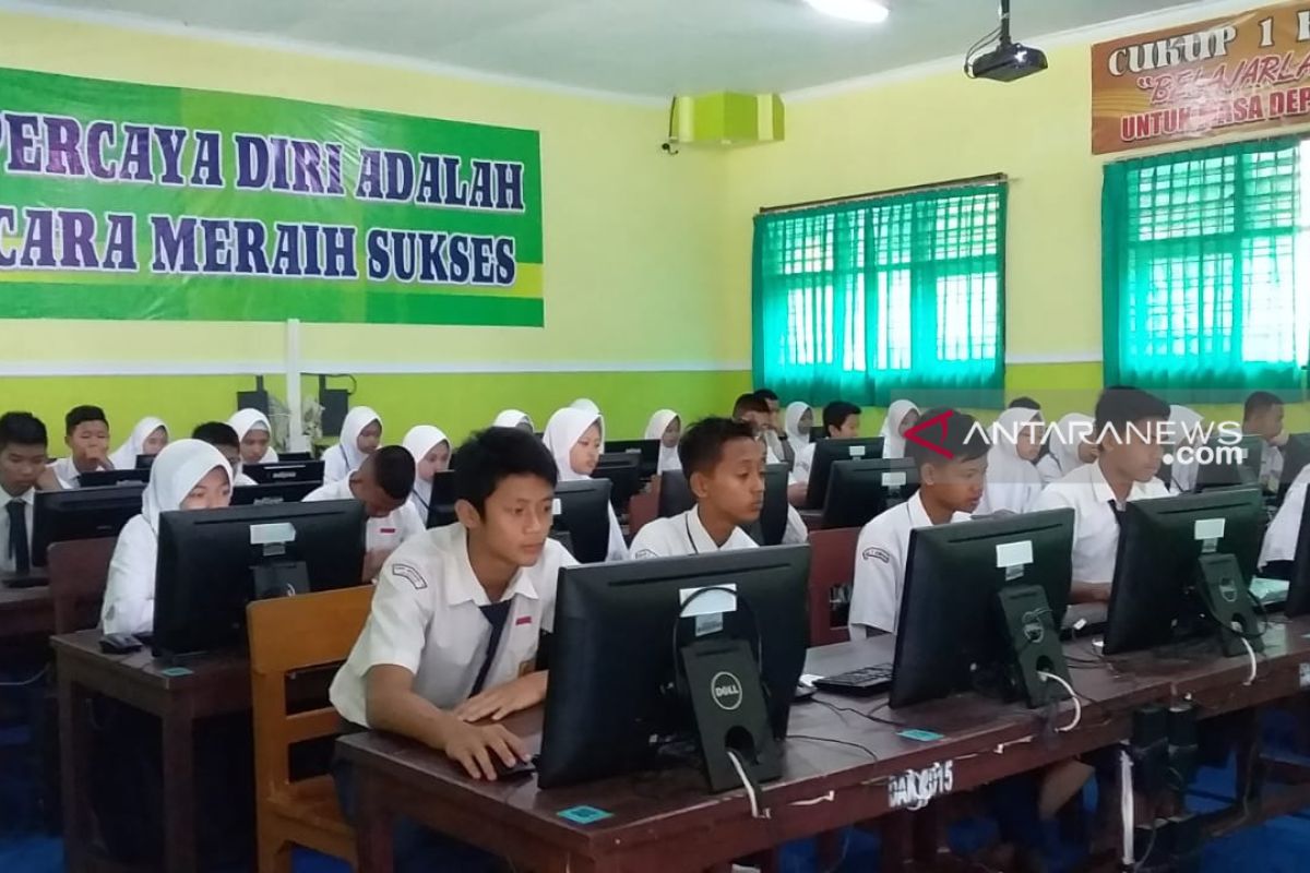 176 siswa SMP/MTs di Jember absen UNBK